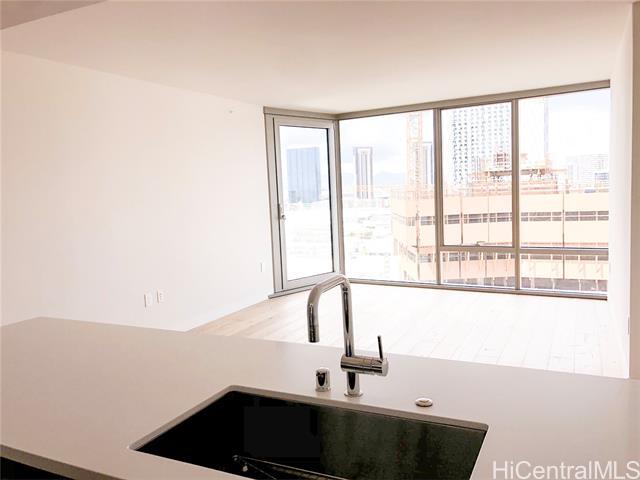 Building Photo - 1001 Queen St