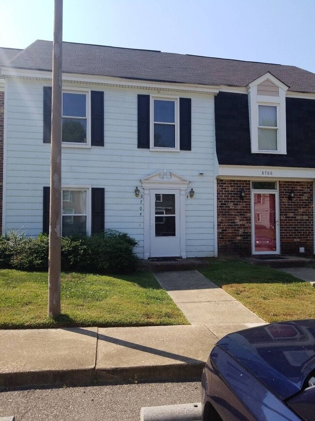 Building Photo - 8704 Hermitage Trace Cir