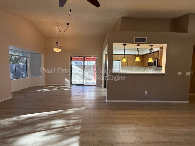 Building Photo - 8771 W Grovers Ave