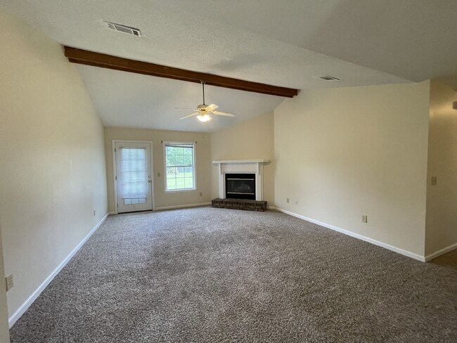 Building Photo - Home For Rent