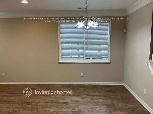 Building Photo - 335 Yellow Iris Rd SE