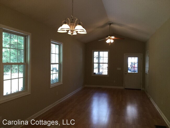 Building Photo - 3 br, 2 bath House - 41 S. Cottage Court
