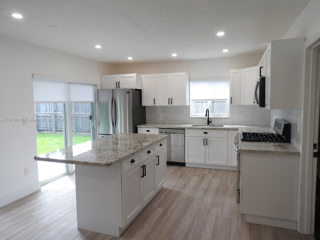 Foto del edificio - 12470 SW 106th St