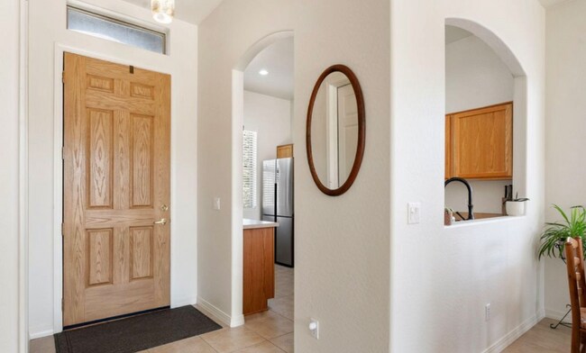 Foto del edificio - 6971 E Yellowglen Dr