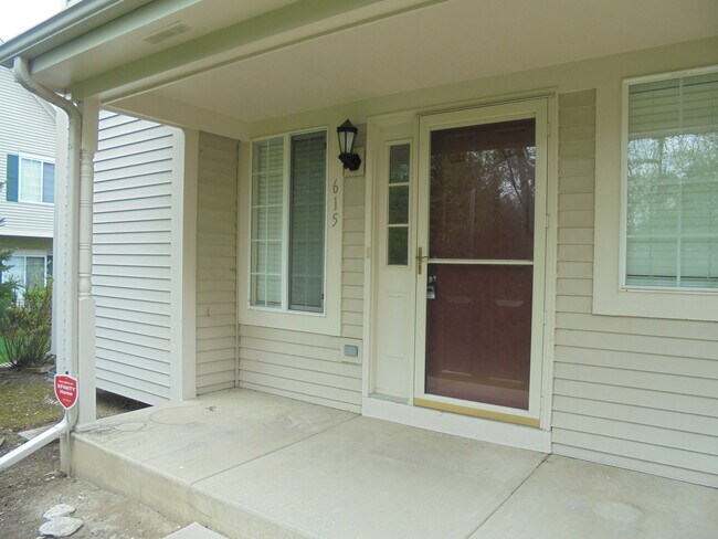 Building Photo - 615 Windsor Dr