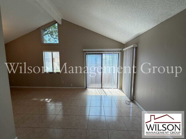 Foto del edificio - 220 Sunshower Ct