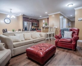 Building Photo - 505 Truman Dr