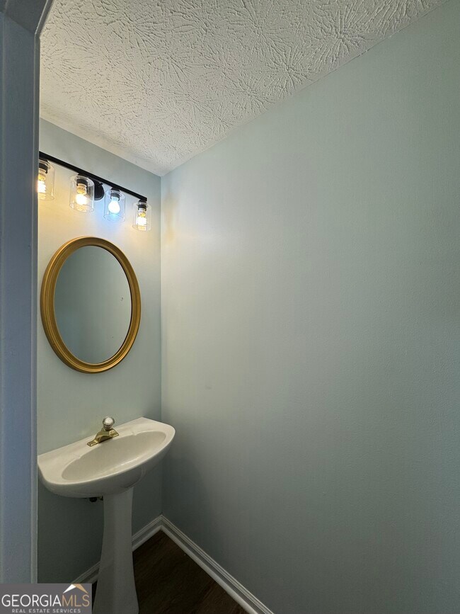 Foto del edificio - 1009 Chads Ridge Dr