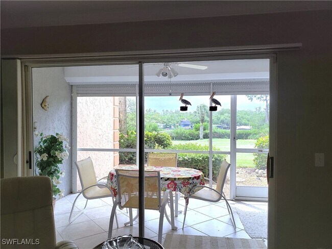 Foto del edificio - 300 Horse Creek Dr