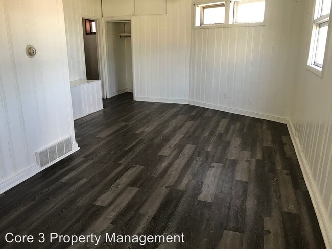 Building Photo - 2 br, 2 bath House - 909 AB Court Street