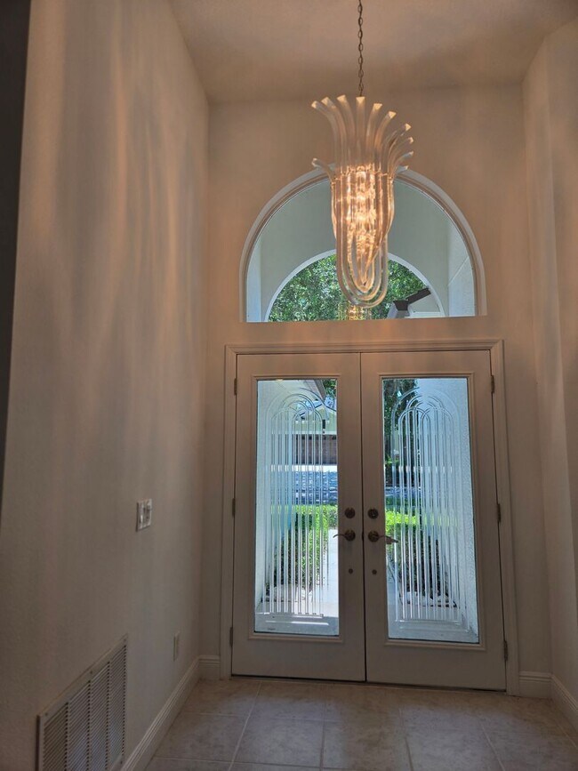 Foto del edificio - Lake Mary - 3 Bedrooms, 2 Bathrooms - $3,095.00