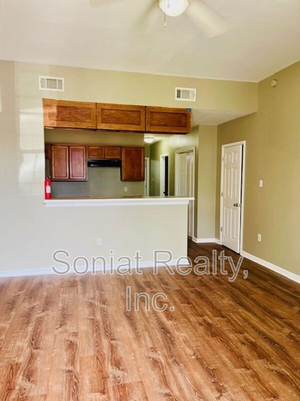 Foto del edificio - 2645 N Galvez St