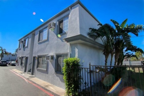 Foto del edificio - 16767-16777 Barbee St