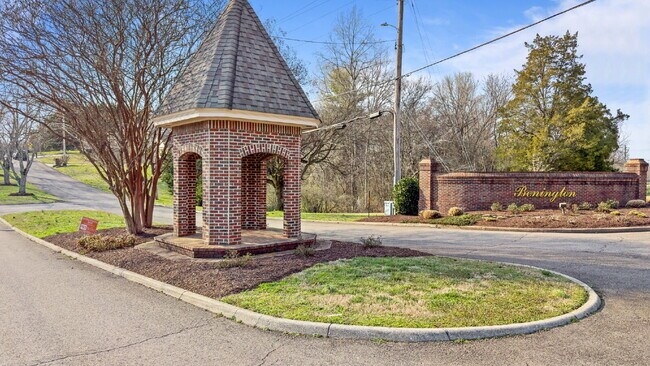 Foto del edificio - Fully Renovated 4BR/2.5BA Gem in Sought-After Benington – West Knoxville's Best-Kept Secret!