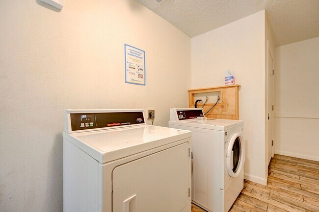 Interior Photo - BG - SUMMIT VIEW APARTMENTS