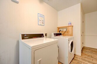 Interior Photo - BG - SUMMIT VIEW APARTMENTS