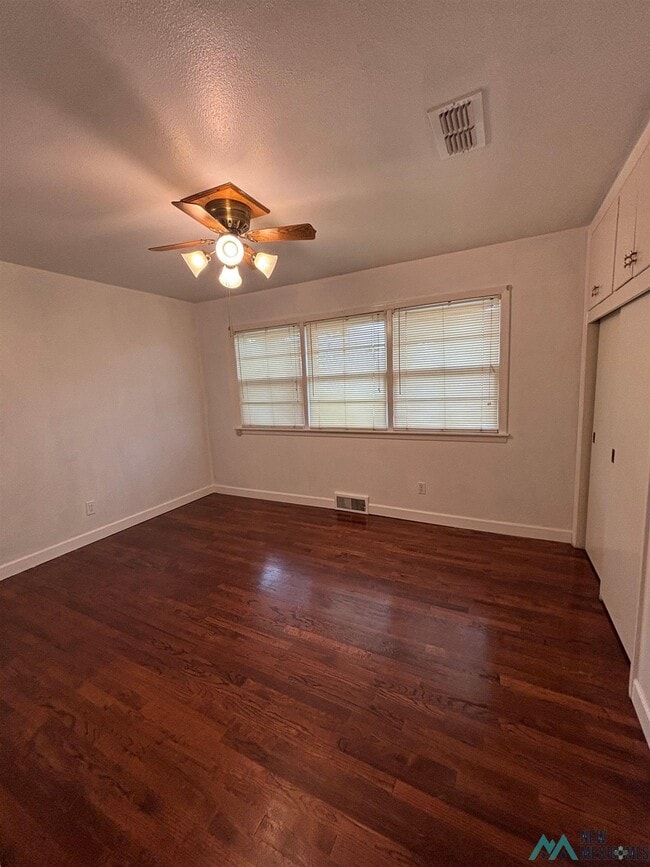 Foto del edificio - 1420 E 21st St