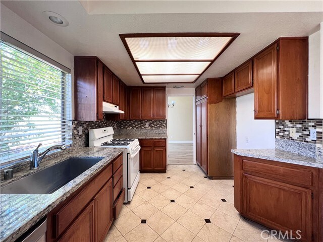 Building Photo - 13764 Bay