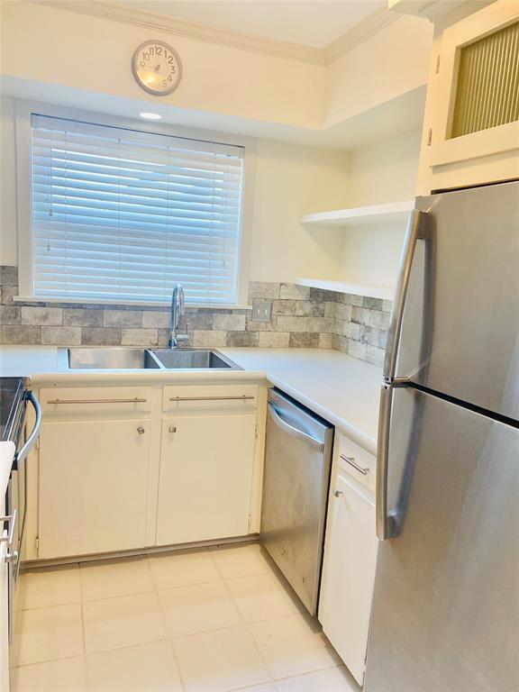 Building Photo - 5127 Del Monte Dr