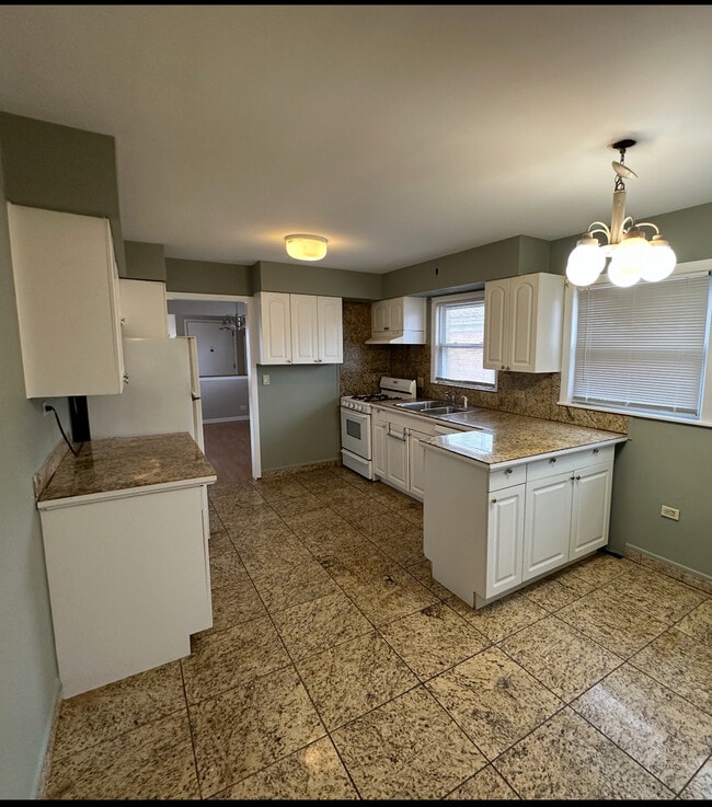 Foto del edificio - 3341 W Pratt Ave