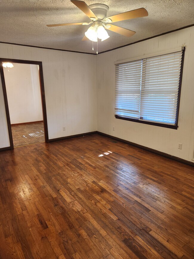 Foto del edificio - 638 Sunview Dr