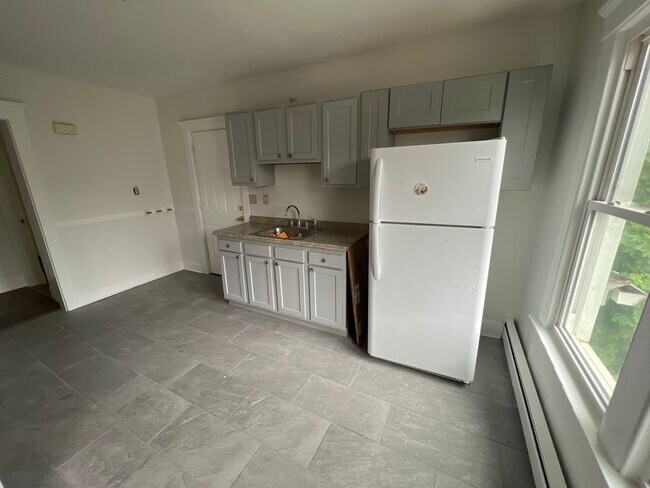 Eat-in-kitchen - 26 Limerick St