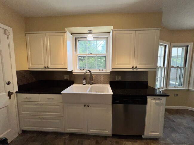 Foto del edificio - 2449 E Livingston Ave