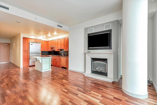 Building Photo - 10650 NE 9th Pl