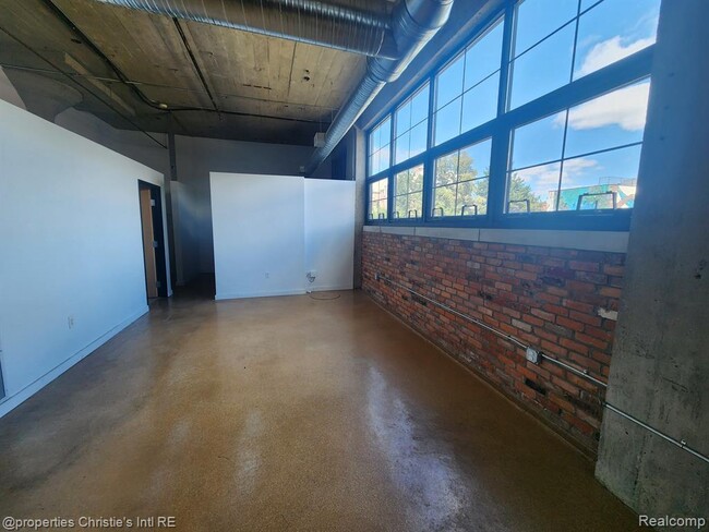 Building Photo - 55 W Canfield St