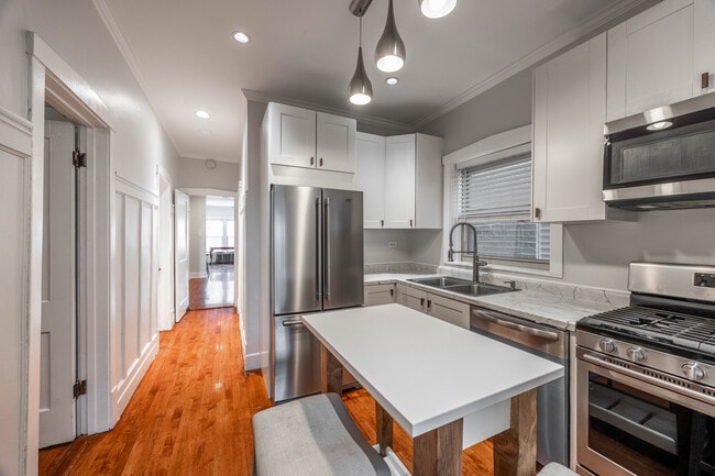 Building Photo - 2732 N Monticello Ave