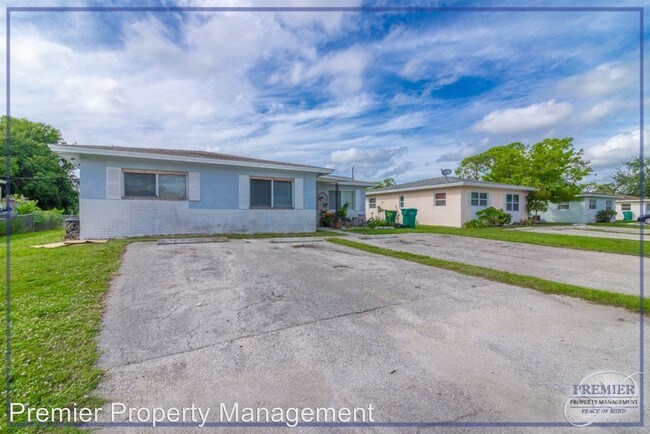 Building Photo - 2 br, 1 bath House - 1075 San Remo Avenue