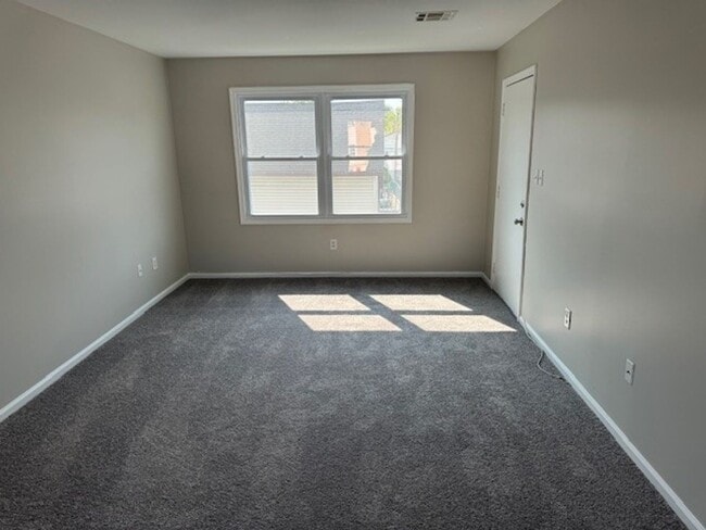 Building Photo - 1 Bedroom Apt Available in Hellertown PA