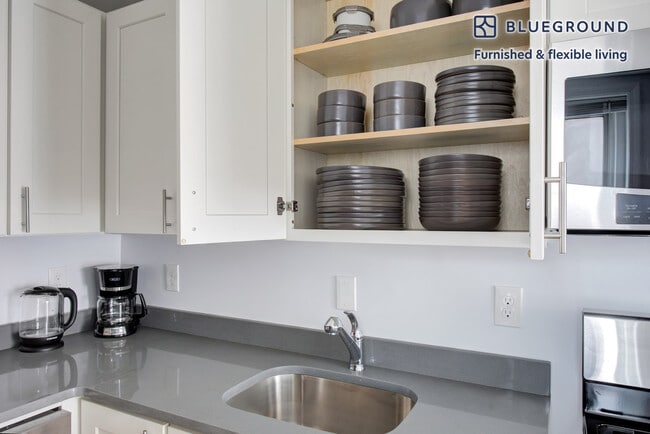 Building Photo - 12 Foster St