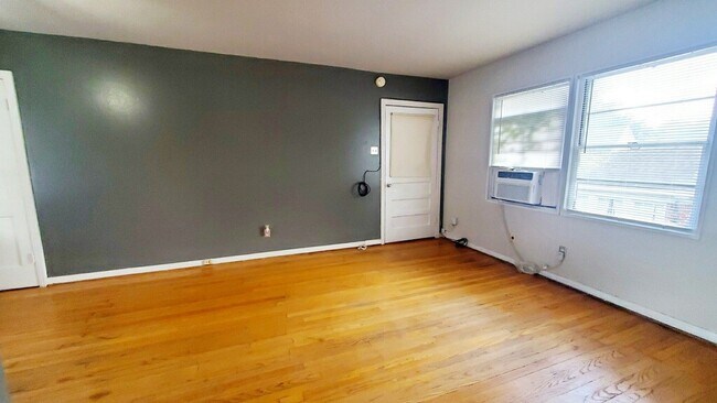 Foto del edificio - 4427 Jefferson St