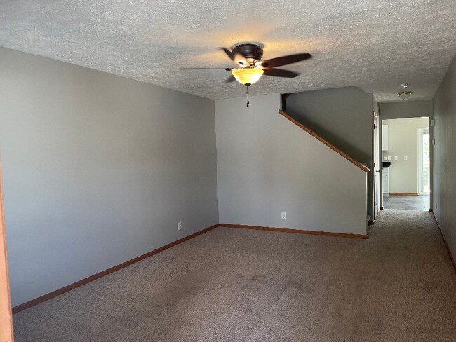 Foto del edificio - 6615 Shadow Pines Dr