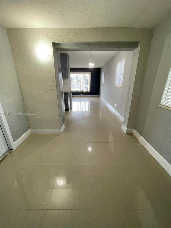 Foto del edificio - 2720 NW 2nd St