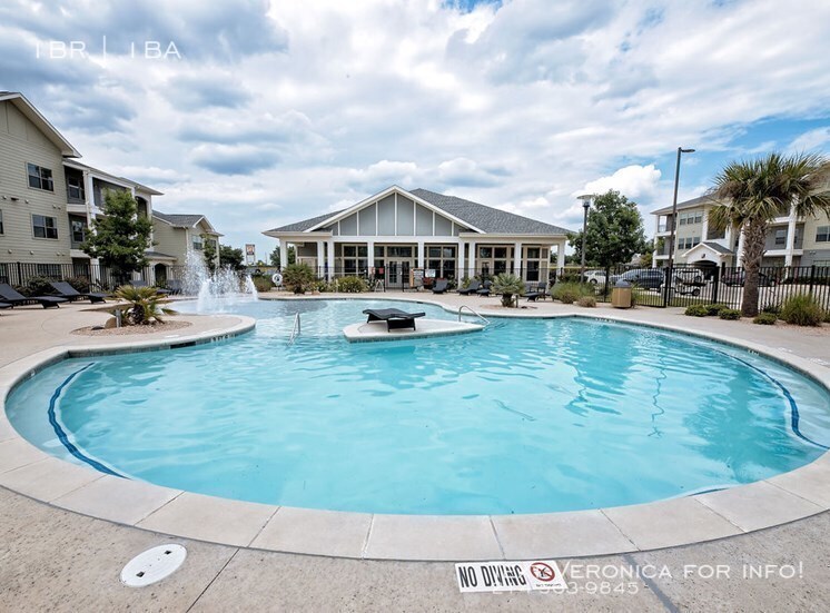 Primary Photo - Amberwood Apartments