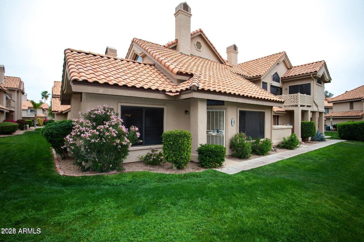 Primary Photo - 1001 N Pasadena