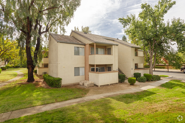 Foto del edificio - Carmel Pointe