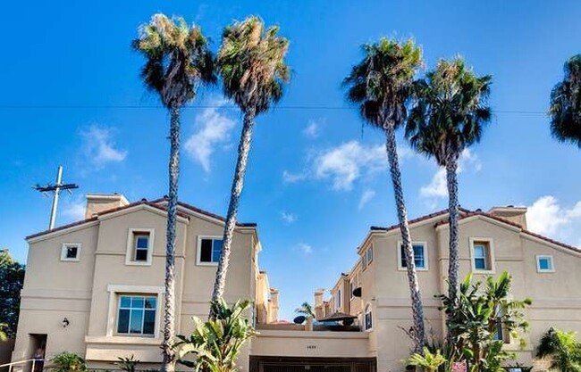 Building Photo - 1630 E Palm Ave