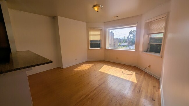 Building Photo - 3536 W Monroe St