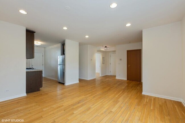 Foto del edificio - 2 bedroom in Chicago IL 60659