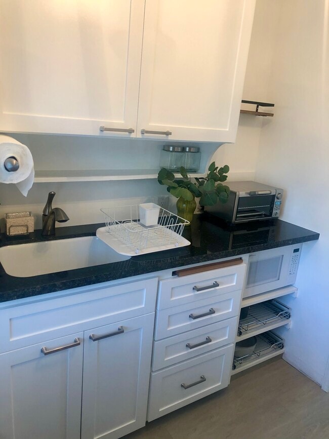 Building Photo - 3132 6th St