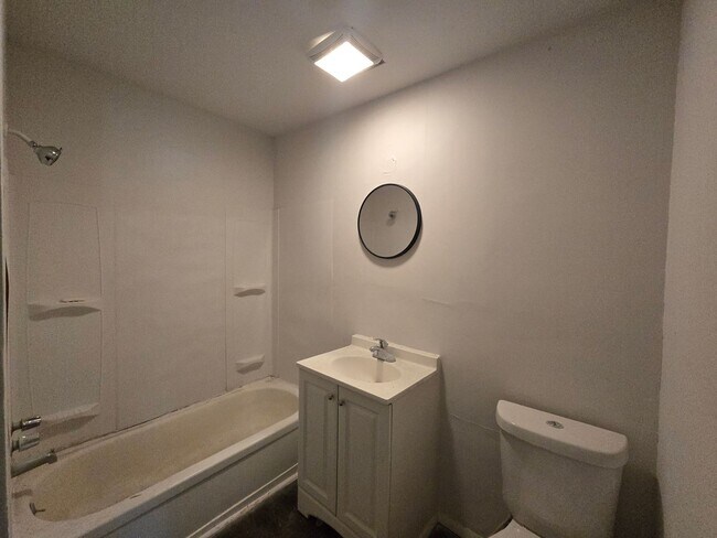 Foto del edificio - 3 bed 1 bathroom house