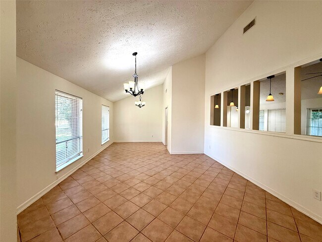 Building Photo - 6927 Windy Pines Dr