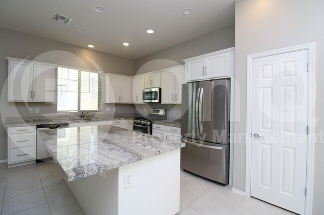 Foto del edificio - 2469 N 149th Ln