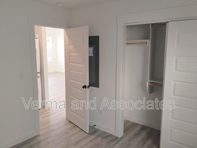 Photo - 951 Reading RR Ln House