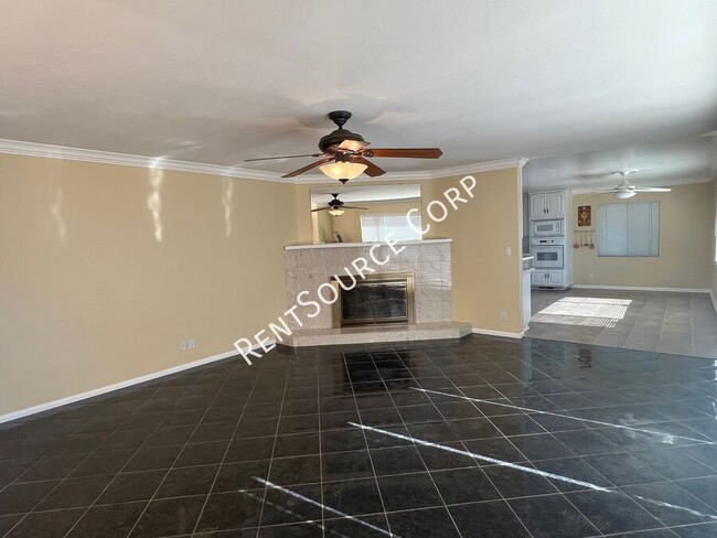 Building Photo - 3 Bedroom Home For Rent in Palmdale