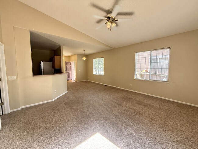 Foto del edificio - 7070 Mountain Creek Grove