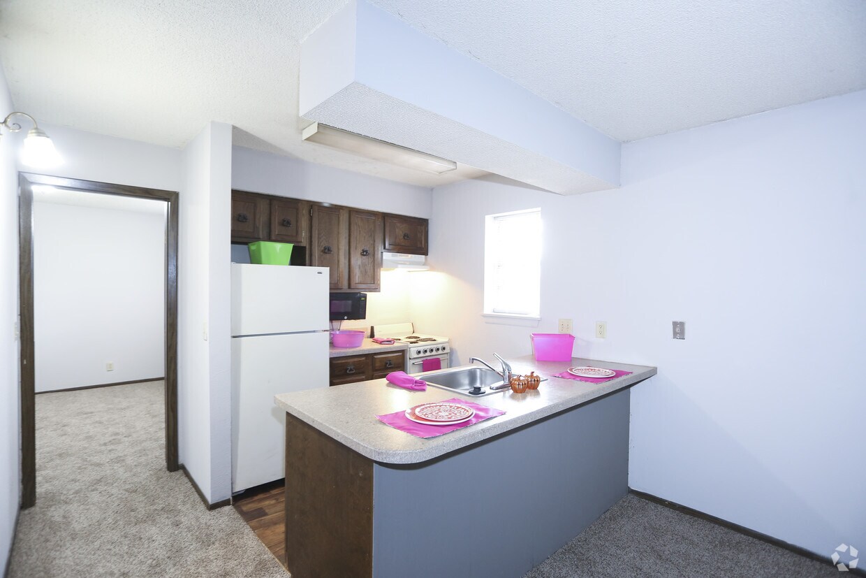 Brickstone At Woodlawn 2323 N Woodlawn Blvd Wichita, KS Apartments for Rent in Wichita